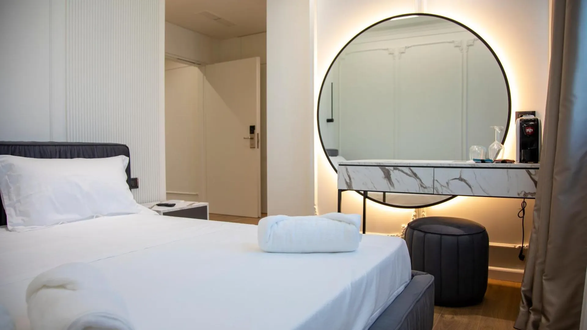 Adore Boutique Hotel Влёра 4*,